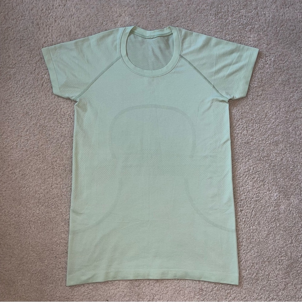Lululemon Swiftly Tech Short Sleeve 2.0 Mint Green Size 8